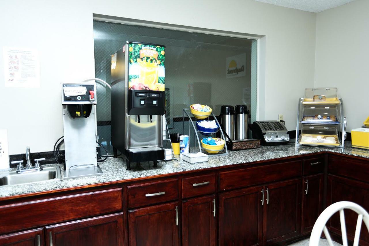 Super 8 By Wyndham Villa Rica Exterior foto