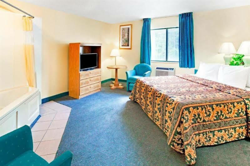Super 8 By Wyndham Villa Rica Exterior foto
